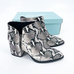 NEW Seychelles Chaparral Ankle Bootie Embossed Snake Print Python Size 7